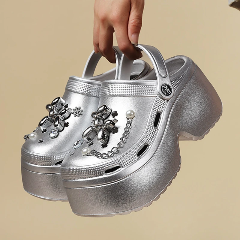 レディース シルバー プラットフォーム クロッグ サンダル  - Gardening Tools For Women のレビューと価格